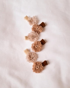 By Mév wool flower clips | handmade in the Netherlands