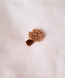 By Mév wool flower clips | handmade in the Netherlands